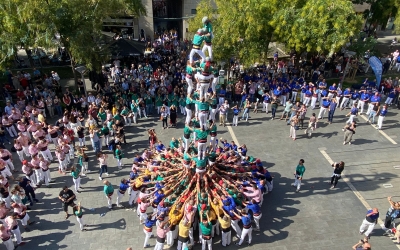 Els Saballuts celebren la seva diada descarregant castells ja coneguts